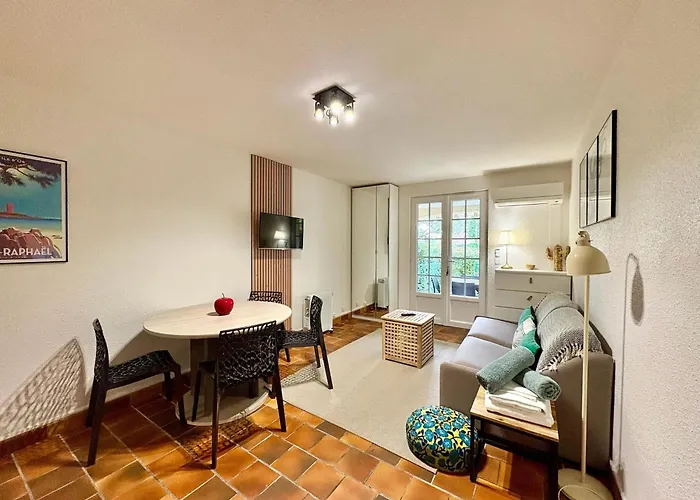 Bastidon, Front De Jardin Parking, Raphael