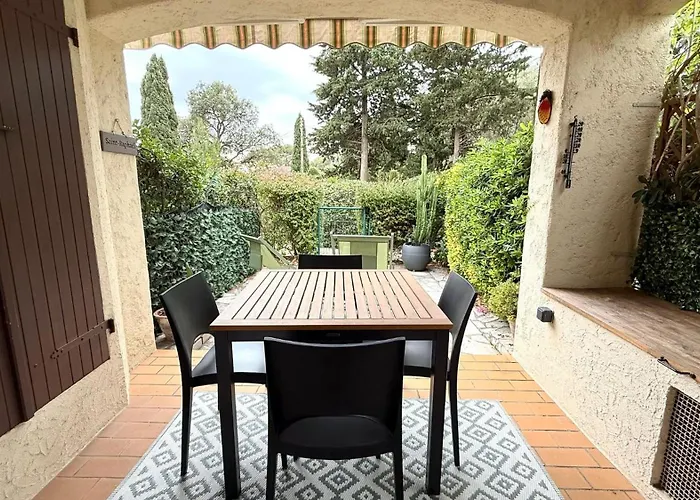 Bastidon, Front De Jardin Parking, Raphael شقة *